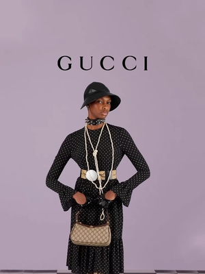 Túi đeo vai nhỏ bằng vải canvas GG Supreme GUCCI Ophidia
