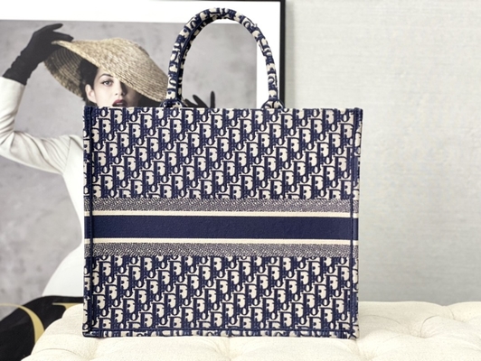 Dior Túi vải thêu xiên màu xanh hải quân Thương hiệu Christian Book Large