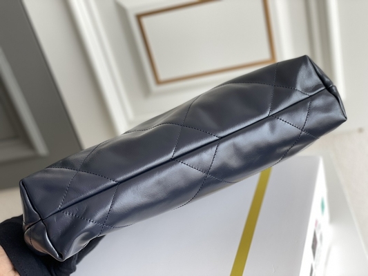 22S Calfskin Navy Túi xách nhỏ Chanel 22 &quot;Trash Bag&quot; ODM