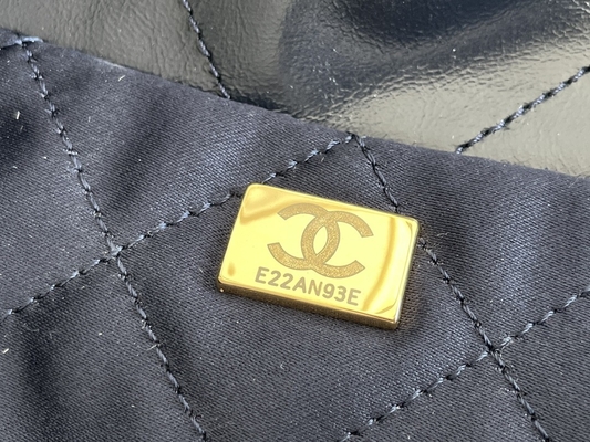 22S Calfskin Navy Túi xách nhỏ Chanel 22 &quot;Trash Bag&quot; ODM
