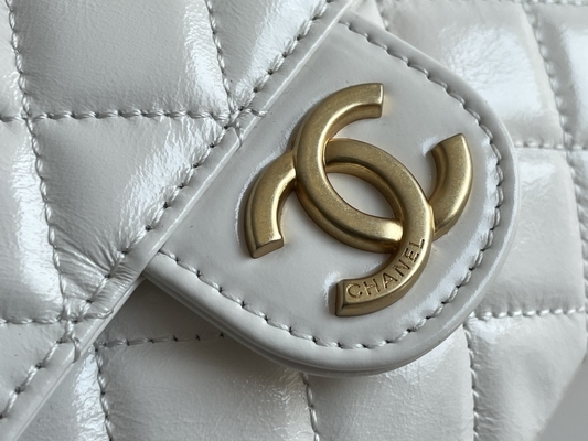 Chuỗi túi hàng hiệu được yêu thích nhất từ ​​da bê trắng cổ điển Túi du lịch Chanel 2023