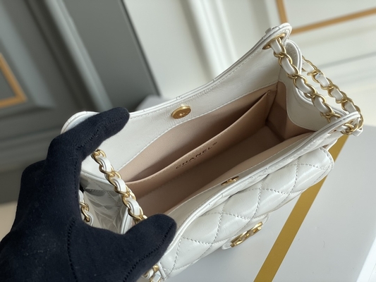 Chuỗi túi hàng hiệu được yêu thích nhất từ ​​da bê trắng cổ điển Túi du lịch Chanel 2023