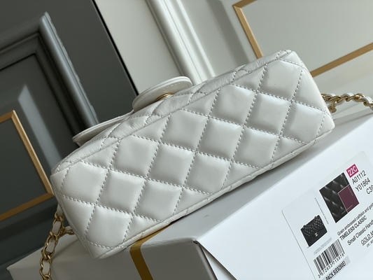 Chuỗi túi hàng hiệu được yêu thích nhất từ ​​da bê trắng cổ điển Túi du lịch Chanel 2023