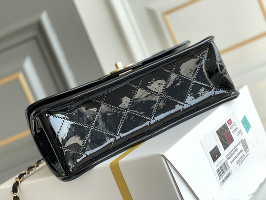 Túi nắp gập Chanel 22k dành cho nữ 2022 Túi đậu hũ bằng da sáng chế Vàng đen