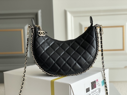 Túi đeo chéo mini dây xích màu đen Túi xách hiệu Chanel Hobo Da bê