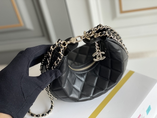 Túi đeo chéo mini dây xích màu đen Túi xách hiệu Chanel Hobo Da bê