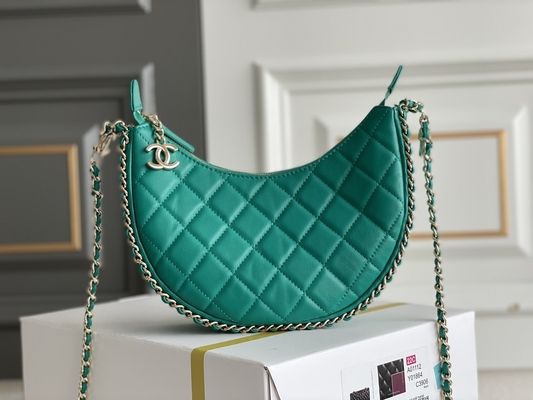 Túi đeo chéo mini dây xích màu đen Túi xách hiệu Chanel Hobo Da bê