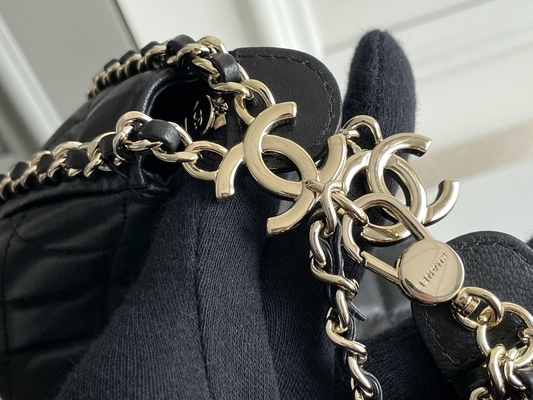 Túi đeo chéo mini dây xích màu đen Túi xách hiệu Chanel Hobo Da bê