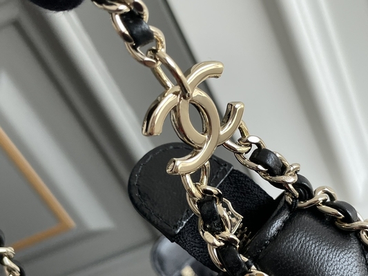 Túi đeo chéo mini dây xích màu đen Túi xách hiệu Chanel Hobo Da bê
