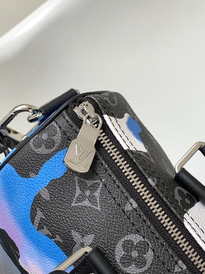 Túi Messenger thương hiệu Sunrise Monogram Eclipse LV Keepall Bandoulière 25 Room With A View