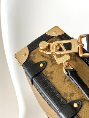 Louis Vuitton M46358 Túi đeo vai LV Side Trunk Monogram
