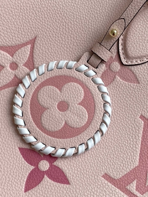 Túi đeo vai 2WAY LV hiệu Monogram OnTheGo MM Louis Vuitton