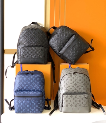 Ba lô thương hiệu Louis Vuitton Racer Designer Da bê Monogram Shadow cho nam