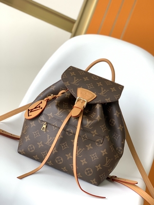 Ba lô Monogram Shadow Calf Leather LV Montsouris PM Charm Có thể tháo rời