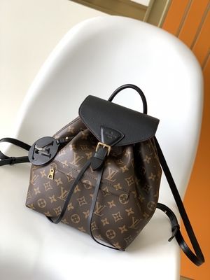 Ba lô Monogram Shadow Calf Leather LV Montsouris PM Charm Có thể tháo rời