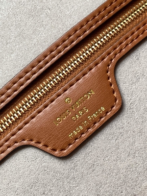 Họa Tiết Hoa Bạc Louis Vuitton Large Never Full M21352