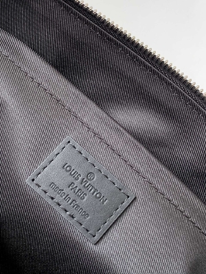 Túi đeo chéo LV Keepall BandoulièRe 25 dành cho nam hàng hiệu