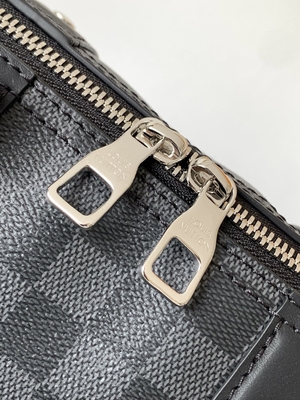 Túi đeo chéo LV Keepall BandoulièRe 25 dành cho nam hàng hiệu