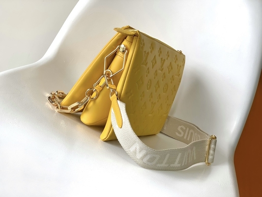 Sunflower Monogram dập nổi Túi hàng hiệu tùy chỉnh Coussin PM Louis Vuitton Puffy Lambskin