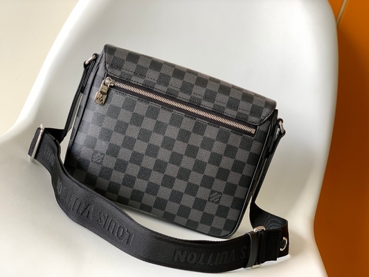 Túi xách nam hàng hiệu Louis Vuitton District PM Damier Messenger Black Graphite Black