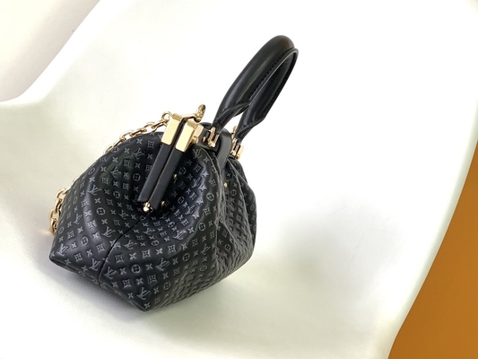 Túi Clutch Da Bê Cá Tính Monogram Louis Vuitton M45571