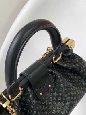 Túi Clutch Da Bê Cá Tính Monogram Louis Vuitton M45571