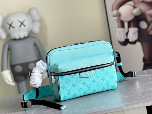Túi Nam Thương Hiệu Louis Vuitton Monogram Unisex M30233 Túi Messenger &amp; Túi Đeo Vai Ngoài Trời