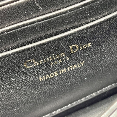 Clutch hàng hiệu Lady Dior Patent Clutch Small Pearl Black Flip Closure