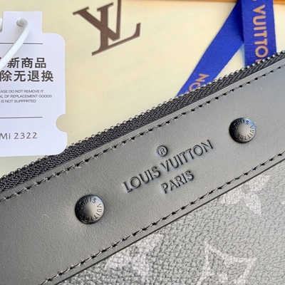 Ví da mini thiết kế theo phong cách Monogram Shadow Pochette To Go Louis Vuitton