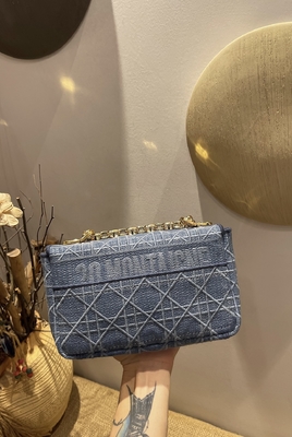Túi thêu mini thiết kế Dior Caro denim nhỏ
