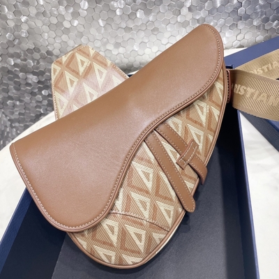 CD Saddle Sling Bag Vải kim cương và Ví da mịn Dior Saddle