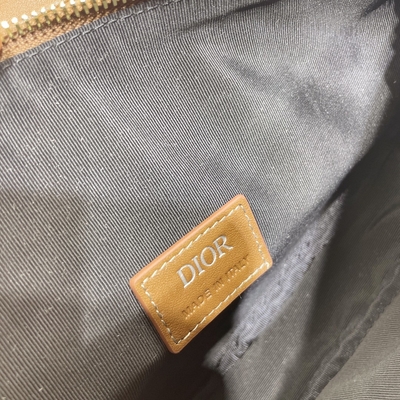 CD Saddle Sling Bag Vải kim cương và Ví da mịn Dior Saddle