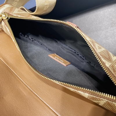 CD Saddle Sling Bag Vải kim cương và Ví da mịn Dior Saddle