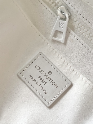 Túi hàng hiệu Monogram Preloved màu trắng Louis Vuitton Sac Plat Tote