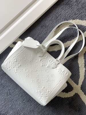 Túi hàng hiệu Monogram Preloved màu trắng Louis Vuitton Sac Plat Tote