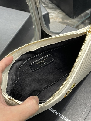 Monogram Da Quilted Túi YSL Quilted Leather Pouch Ví Cầm Tay Phong Bì
