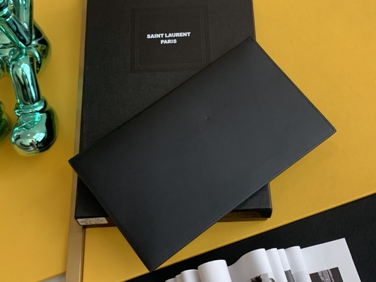 Túi dập nổi thương hiệu Saint Laurent Preloved Clutch da Grain De Poudre