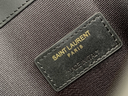 Túi dập nổi thương hiệu Saint Laurent Preloved Clutch da Grain De Poudre