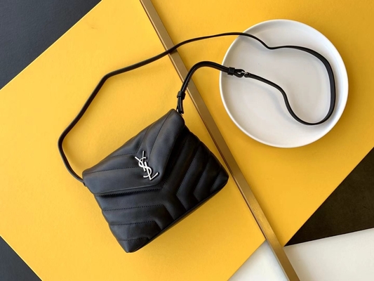 YSL Saint Laurent Ladies Cassandra Chain Shoulder Bag Vải cotton và da bê màu nâu caramel