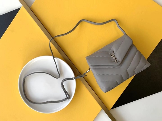 YSL Saint Laurent Ladies Cassandra Chain Shoulder Bag Vải cotton và da bê màu nâu caramel