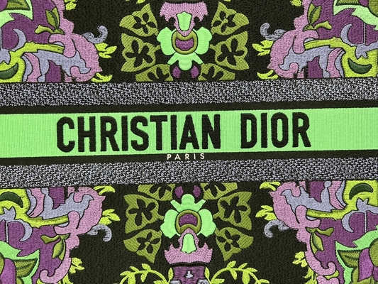 Túi cỡ lớn thêu Dior Maria Grazia Chiuri Booktote