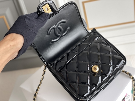 Ví Chanel 22 Mini Designer Dây chuyền vàng Spell Black có nắp thả