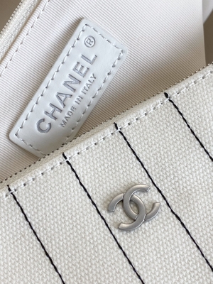 Túi Tote Chanel Deauville 30cm 23P Trắng Sọc Đen Ecru
