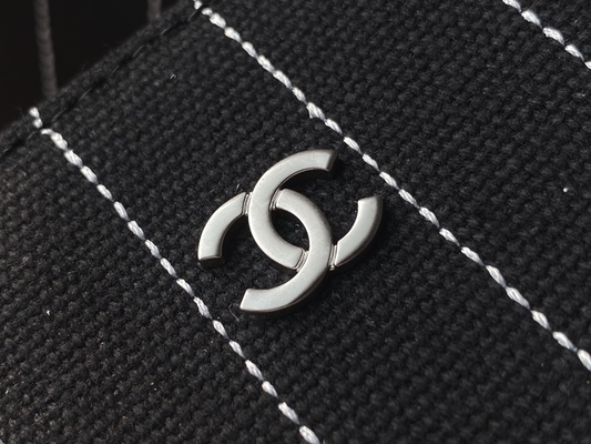 Túi xách lớn hàng hiệu tùy chỉnh Cotton Da bê Túi xách Chanel 2.55 Metalblack And White