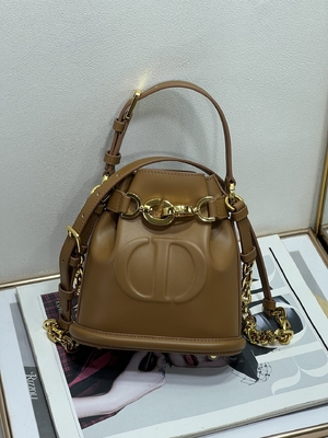 Túi C'est Dior dập nổi CD Saddle vàng Túi thể thao Christian Dior Da bê