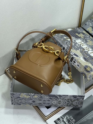 Túi C'est Dior dập nổi CD Saddle vàng Túi thể thao Christian Dior Da bê
