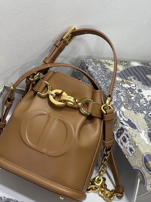 Túi C'est Dior dập nổi CD Saddle vàng Túi thể thao Christian Dior Da bê