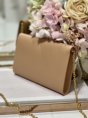 Túi đeo chéo nhỏ màu trà sữa Nhãn hiệu Gucci Soho Chain Shoulder Bag